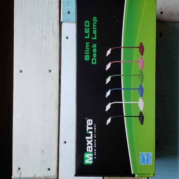 Maxlite Slim LED Desk lamp - Picture 1 of 4